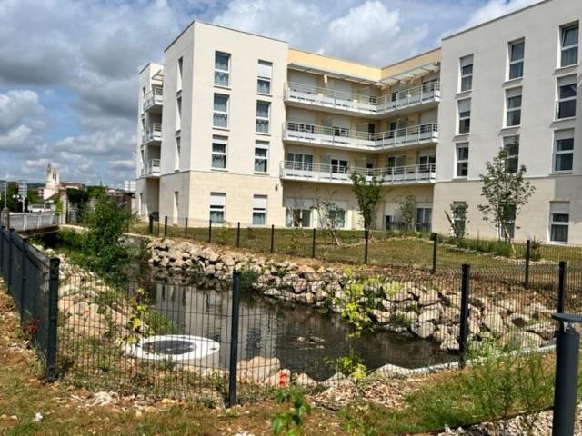 Aparthotel Domitys L'Orangerie Sens Exterior foto